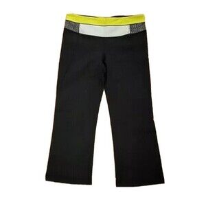 CLEARANCE!!! 💥 Lululemon Size 6 Black Slit Back Flared Yoga Capri Pants